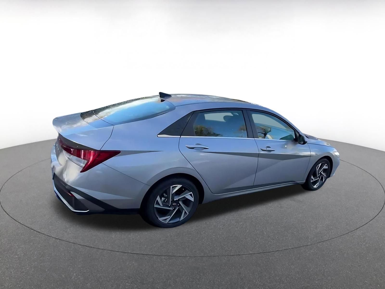 Thumbnail: 2025 Hyundai Elantra - 15