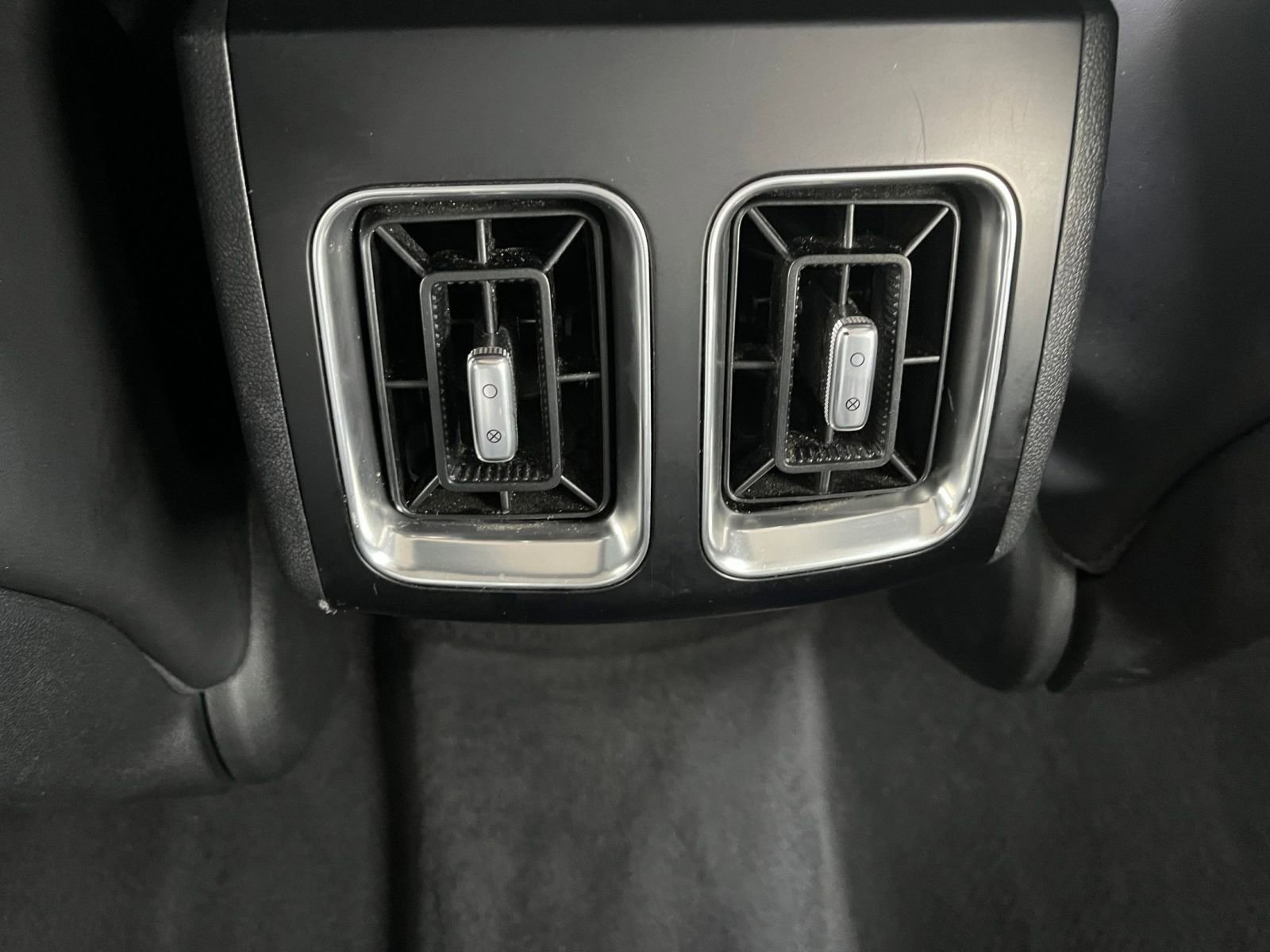 Thumbnail: 2024 Kia Sorento - 24