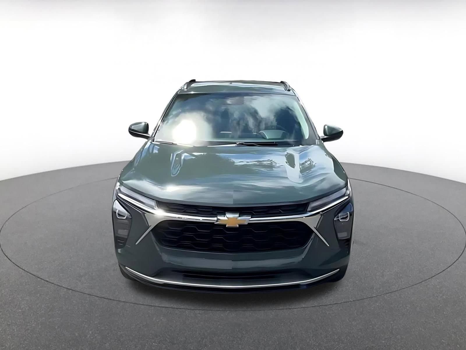Thumbnail: 2025 Chevrolet Trax - 4