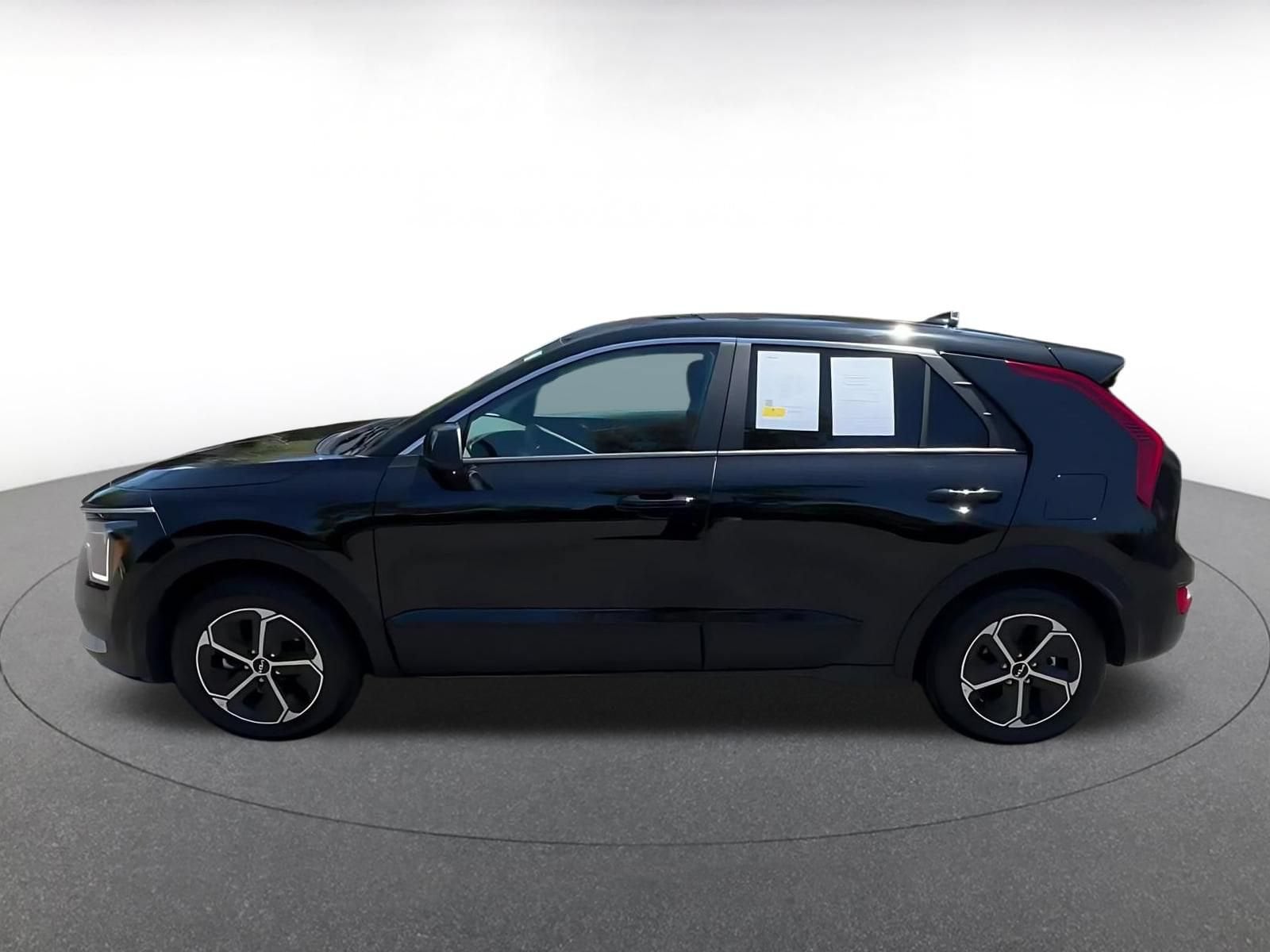 Thumbnail: 2026 Kia Niro - 9