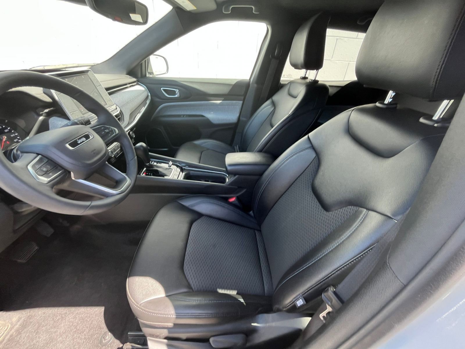 Thumbnail: 2025 Jeep Compass - 27