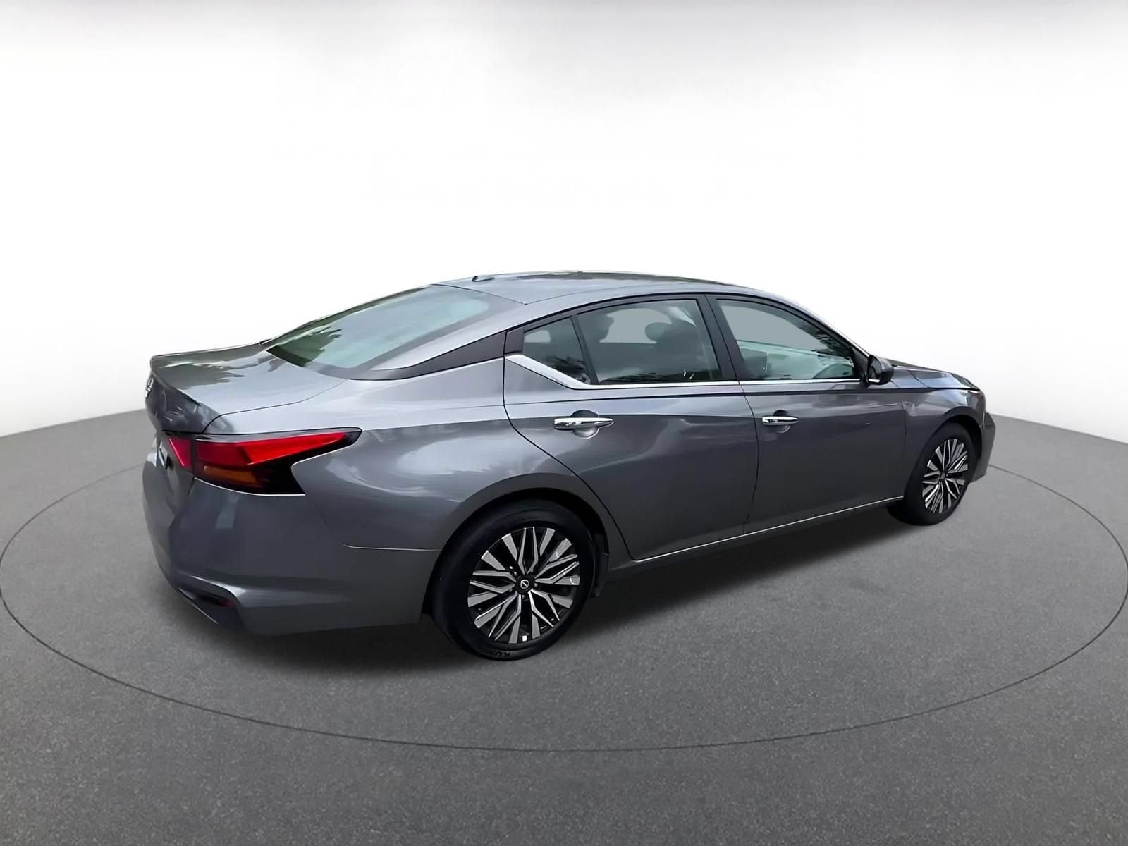 Thumbnail: 2025 Nissan Altima - 14