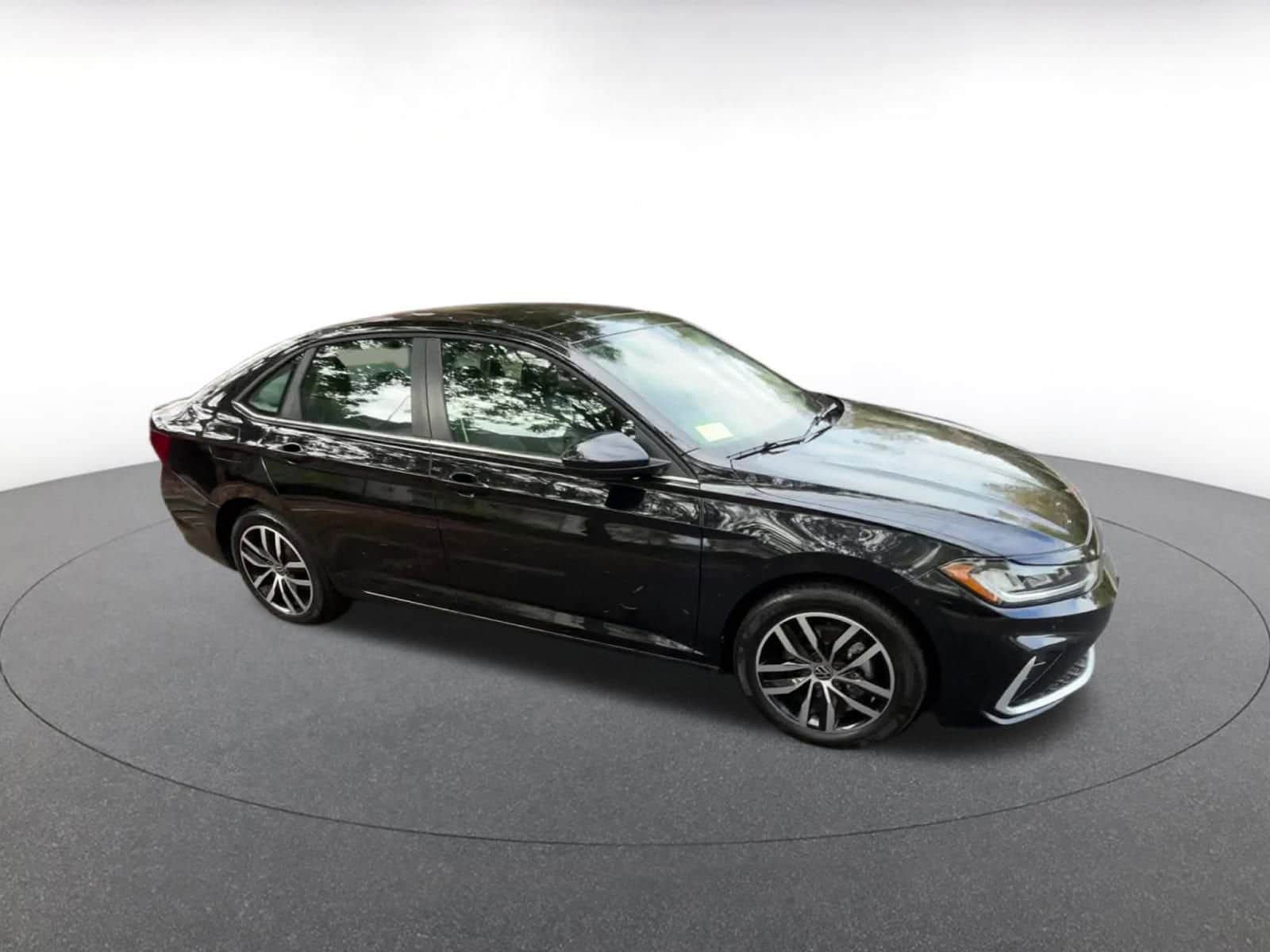 Thumbnail: 2025 Volkswagen Jetta - 2