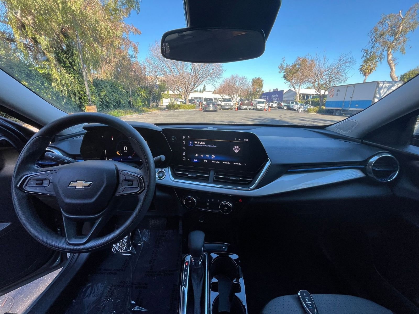 Thumbnail: 2025 Chevrolet Trax - 32