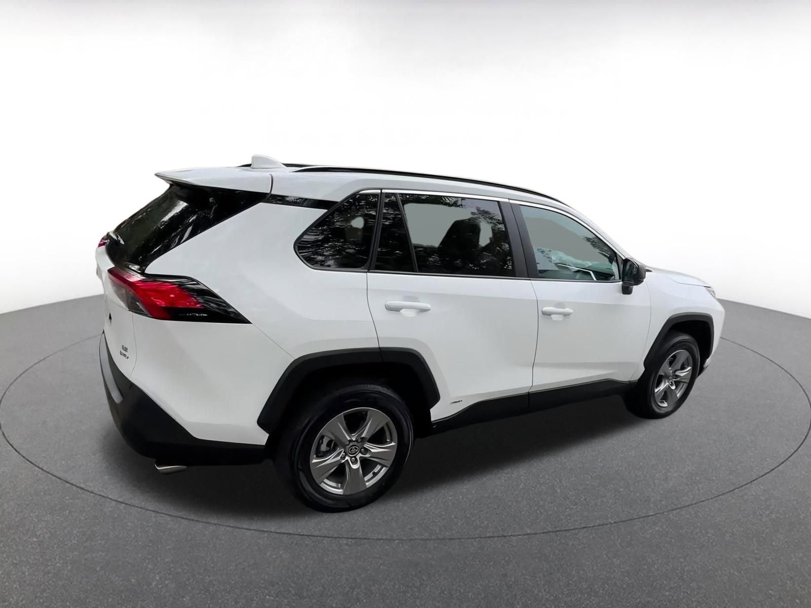 Thumbnail: 2025 Toyota RAV4 - 15