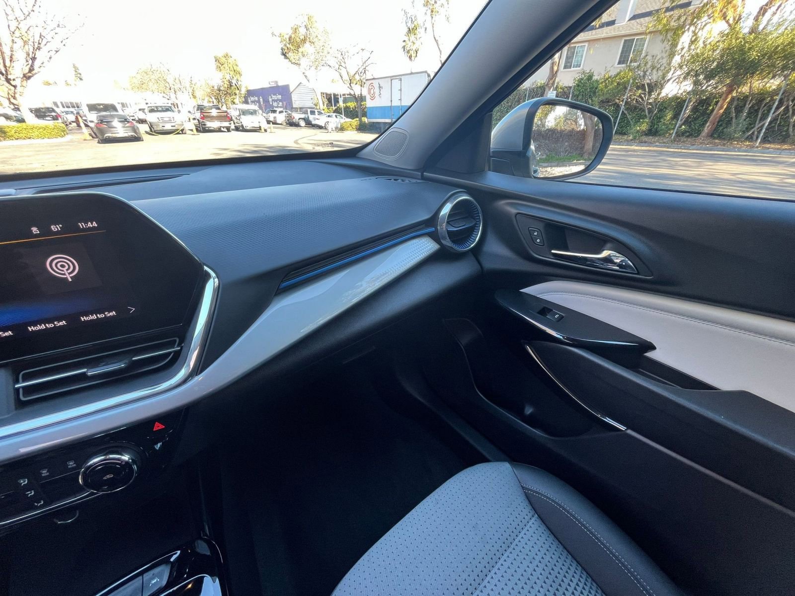 Thumbnail: 2025 Chevrolet Trax - 34