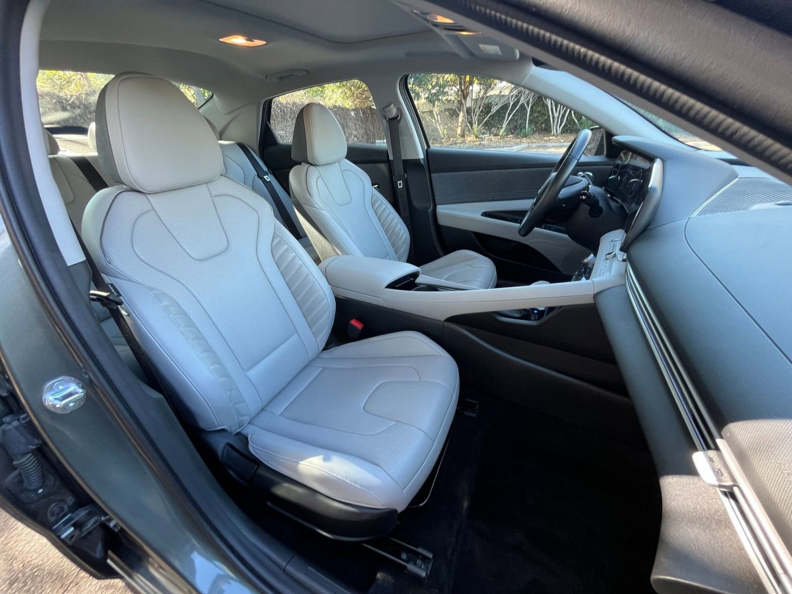 Thumbnail: 2025 Hyundai Elantra - 35