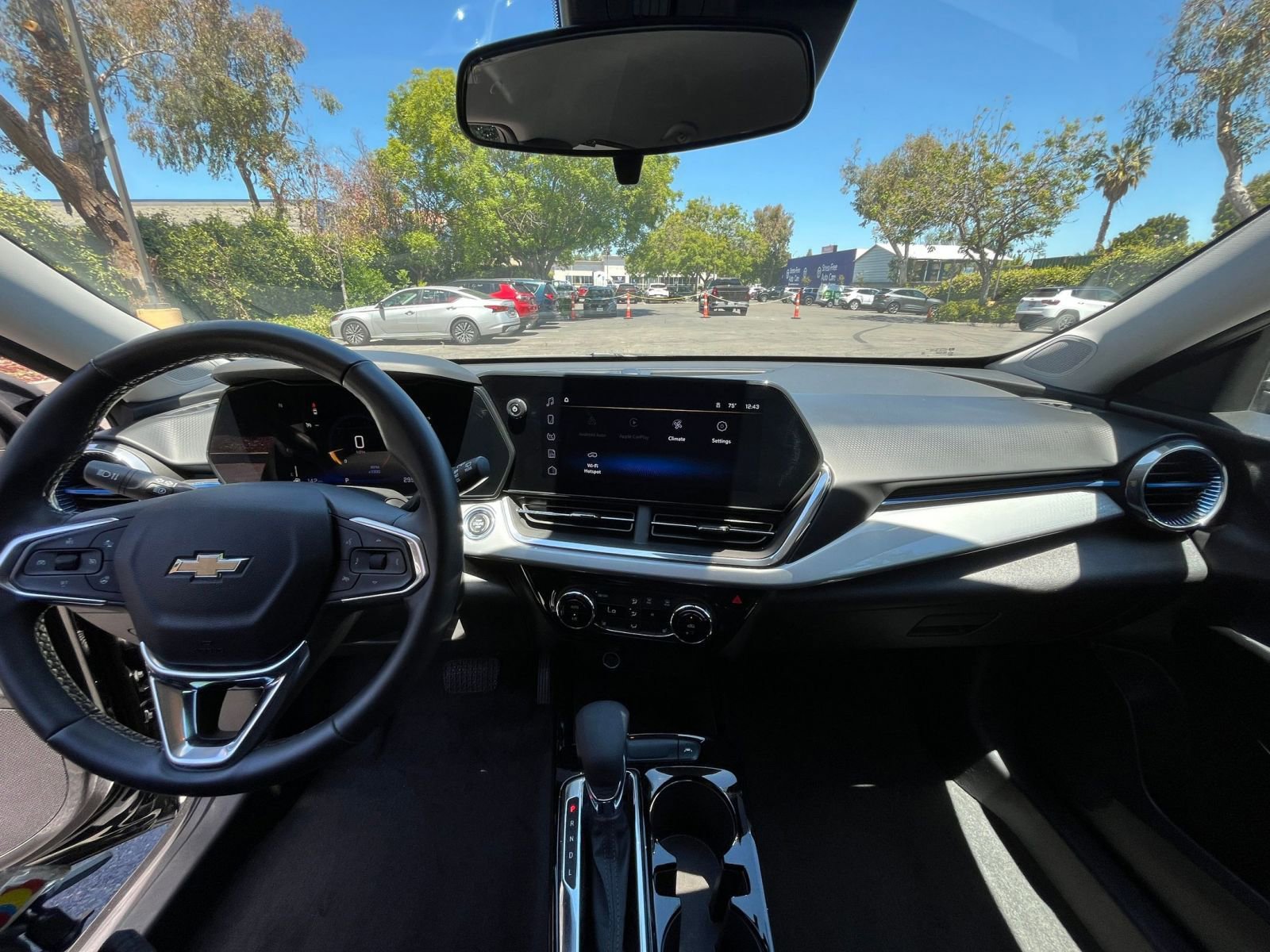 Thumbnail: 2025 Chevrolet Trax - 32
