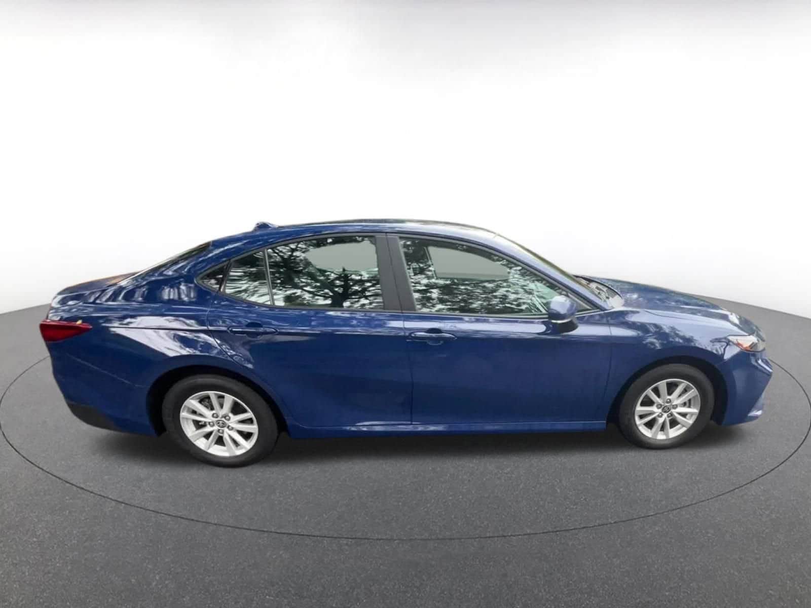 Thumbnail: 2025 Toyota Camry - 16