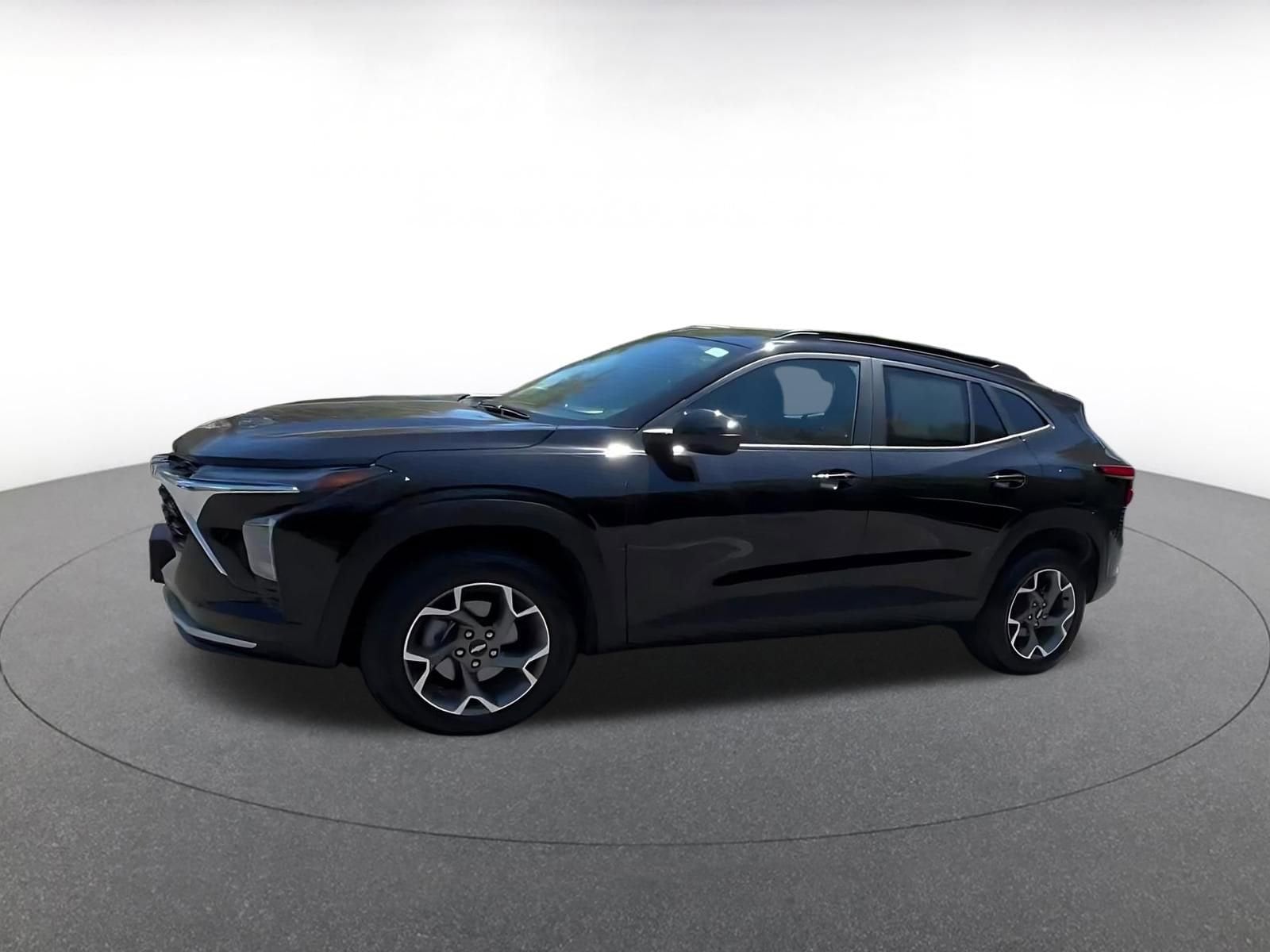 Thumbnail: 2025 Chevrolet Trax - 8