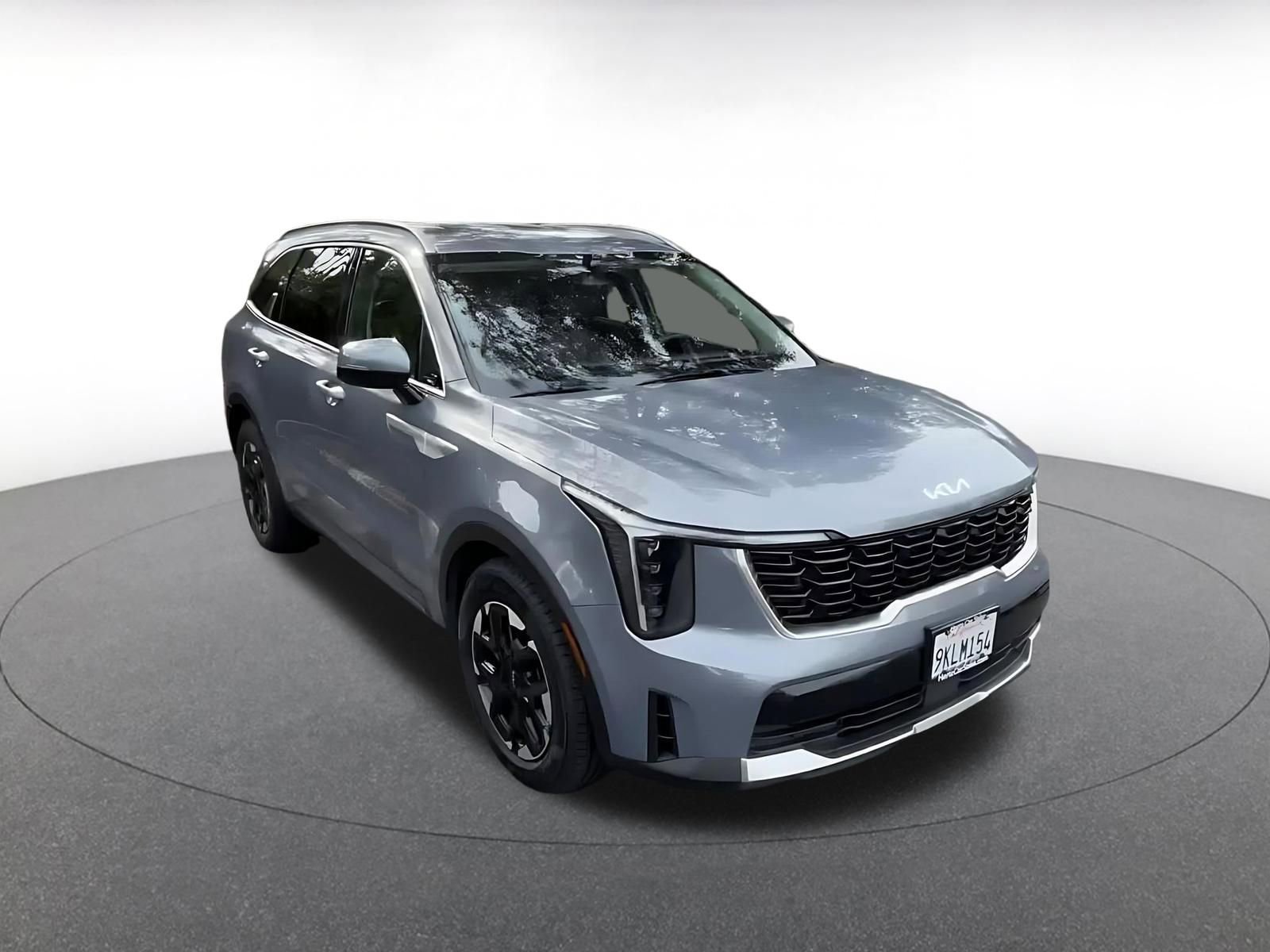 Thumbnail: 2024 Kia Sorento - 3