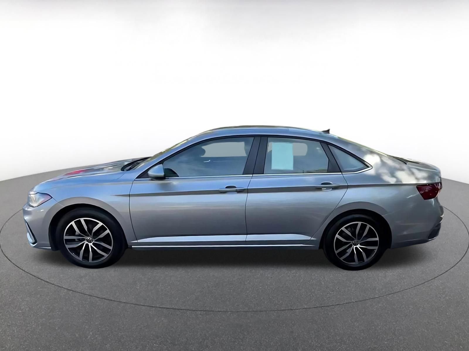 Thumbnail: 2025 Volkswagen Jetta - 9