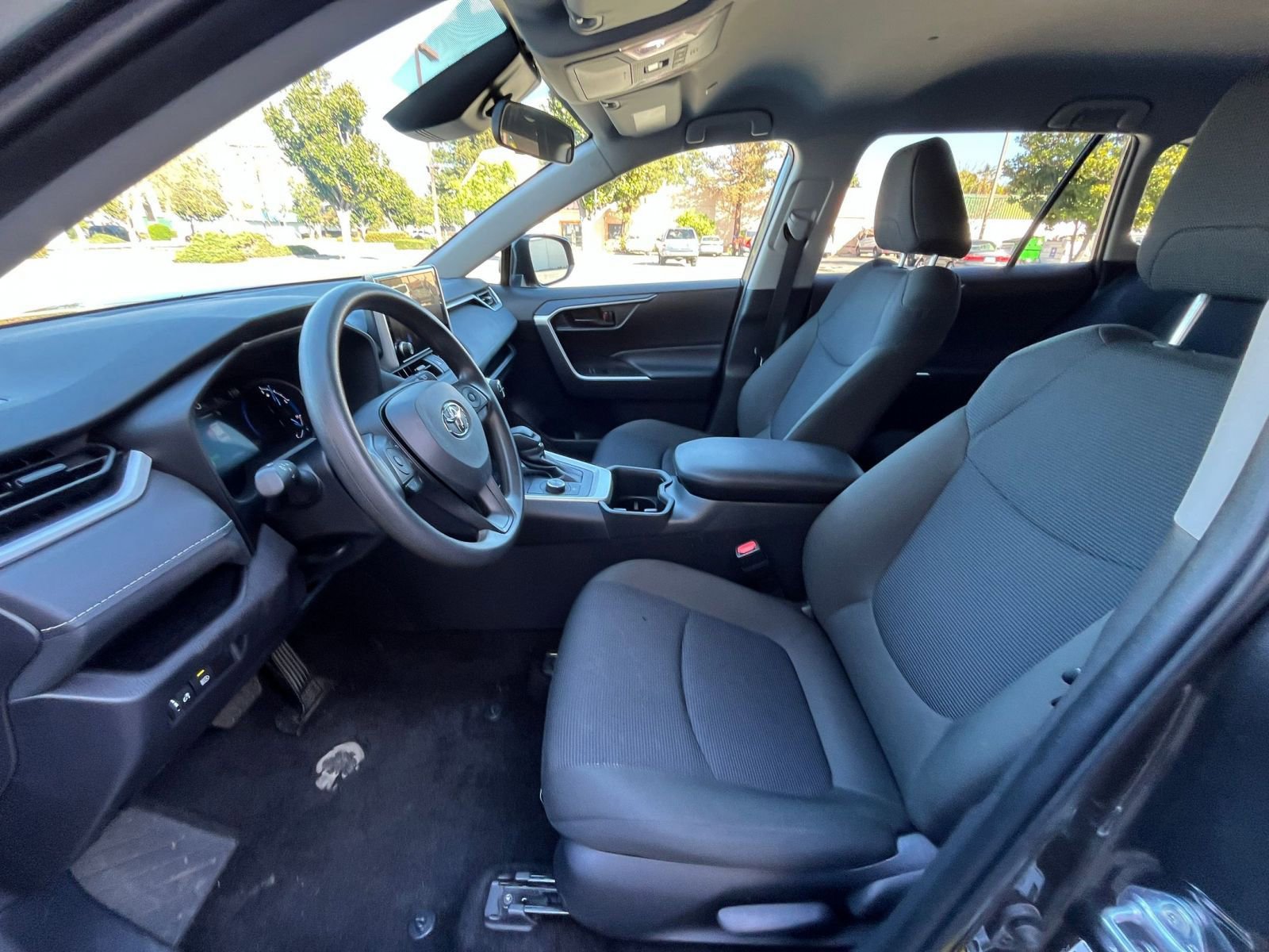 Thumbnail: 2025 Toyota RAV4 - 25