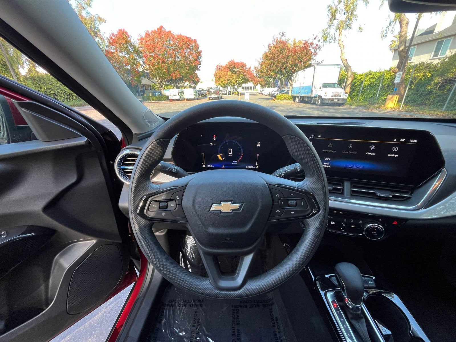 Thumbnail: 2025 Chevrolet Trax - 32