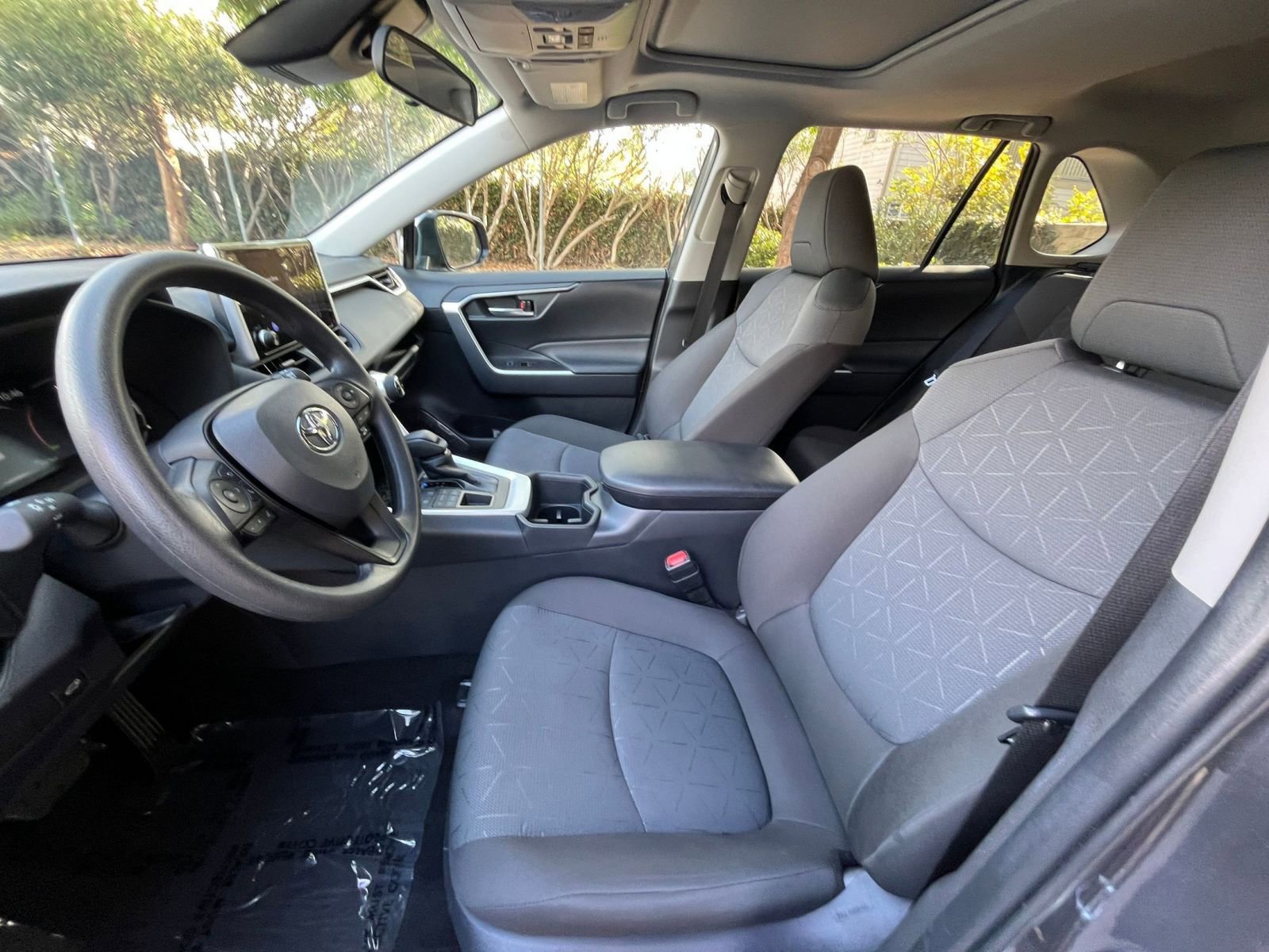 Thumbnail: 2025 Toyota RAV4 - 25