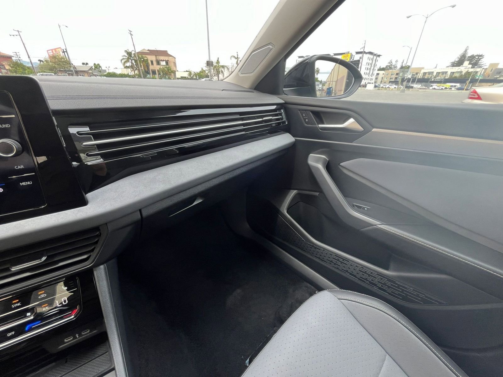 Thumbnail: 2025 Volkswagen Jetta - 35