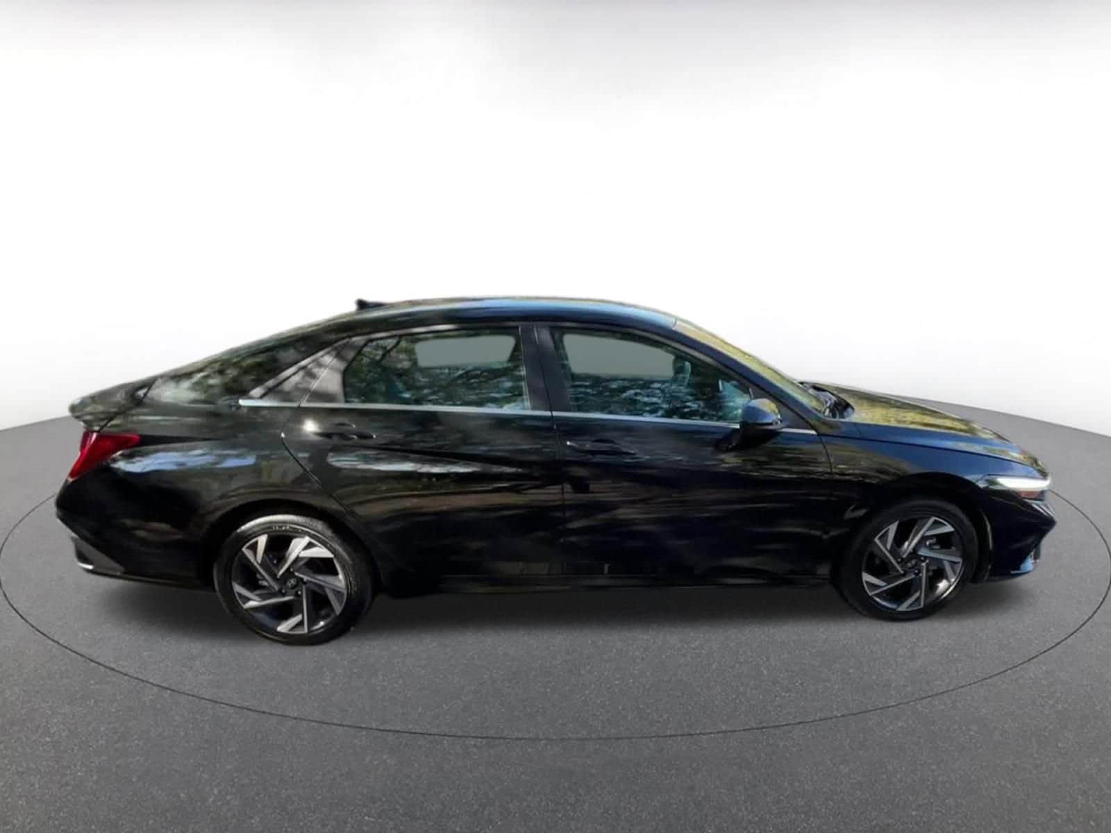 Thumbnail: 2025 Hyundai Elantra - 16