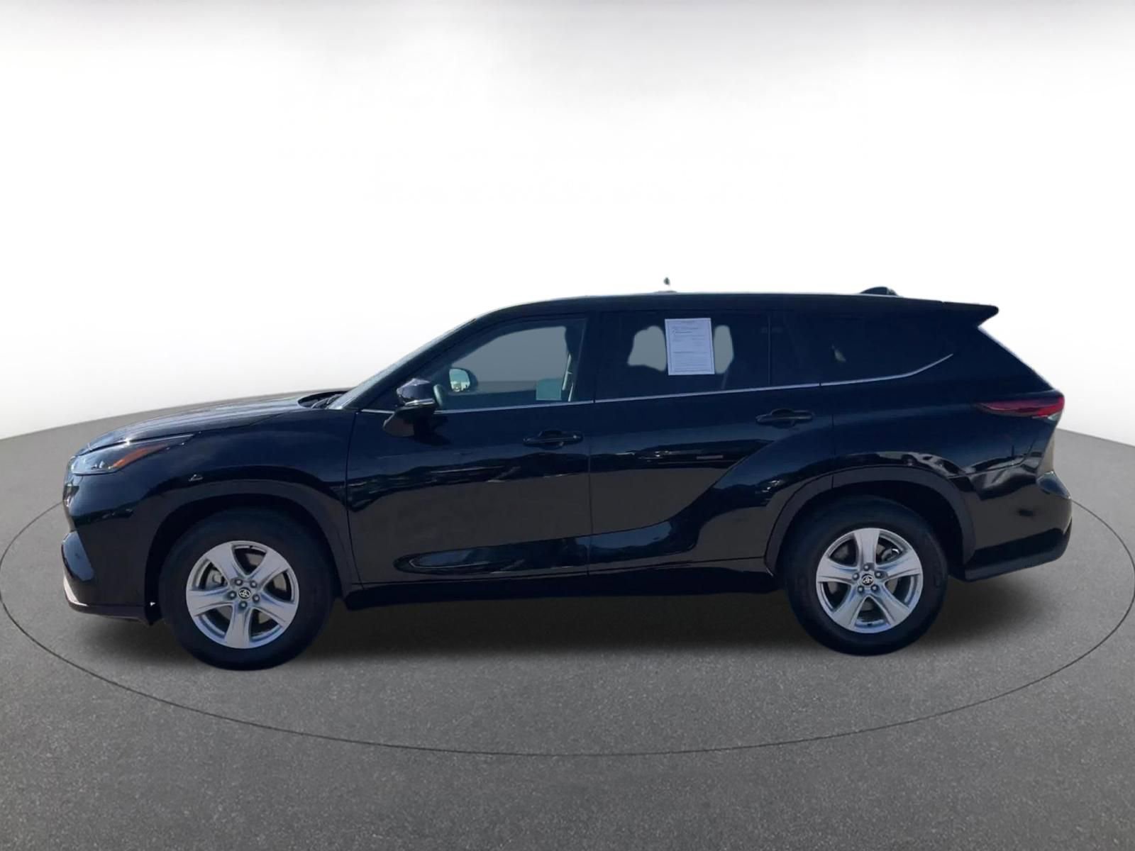Thumbnail: 2025 Toyota Highlander - 9