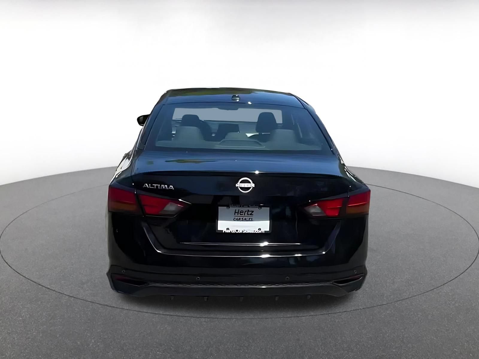 Thumbnail: 2025 Nissan Altima - 9