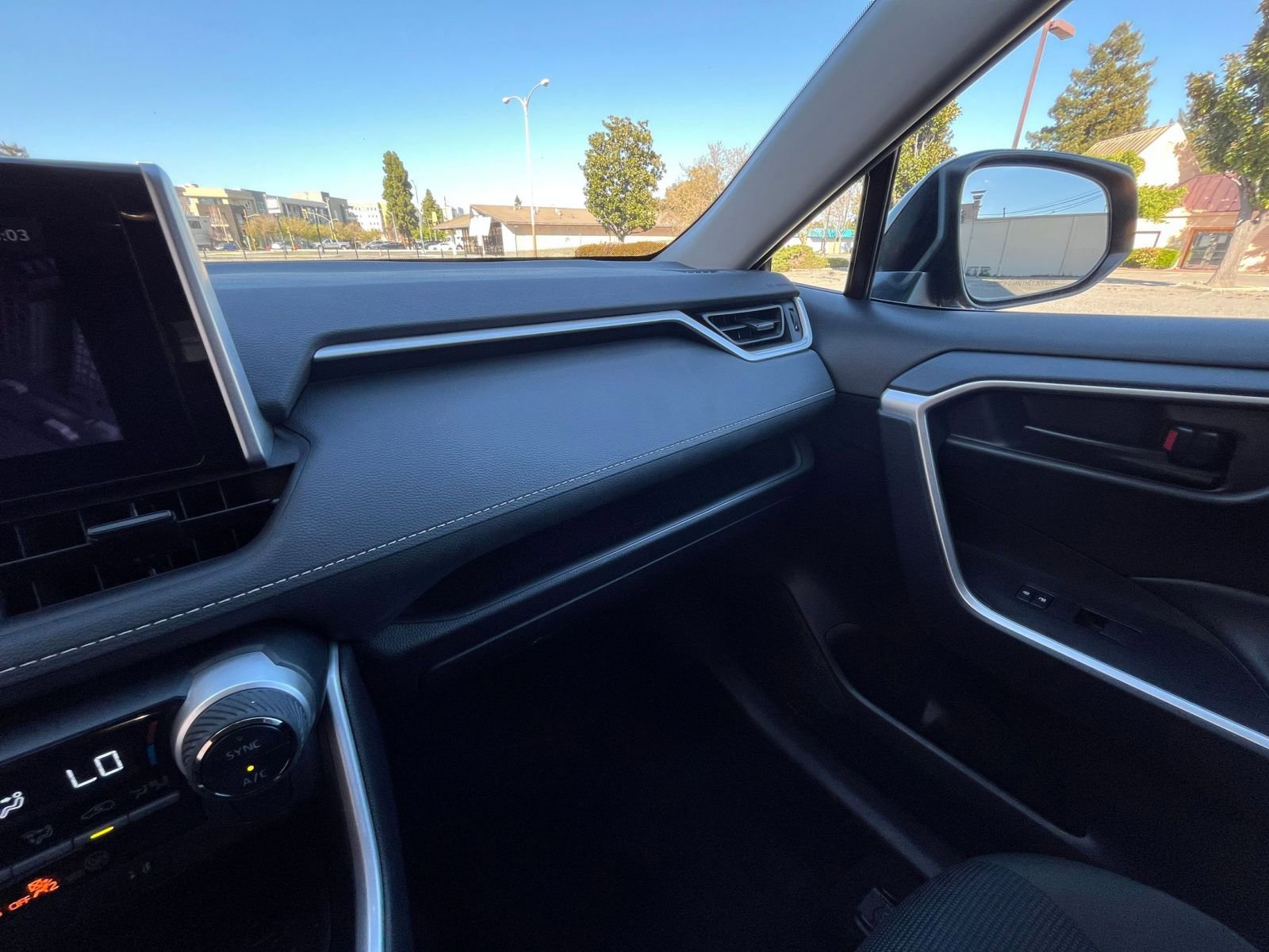 Thumbnail: 2025 Toyota RAV4 - 34