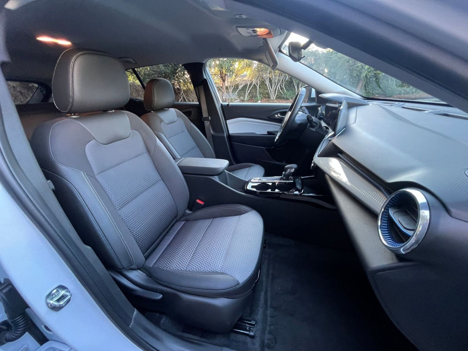 Thumbnail: 2025 Chevrolet Trax - 34