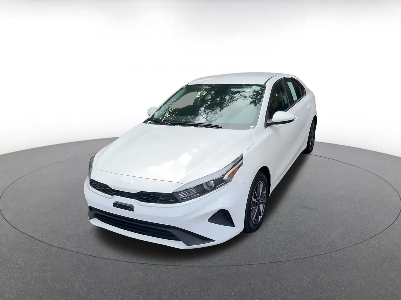Thumbnail: 2023 Kia Forte - 7