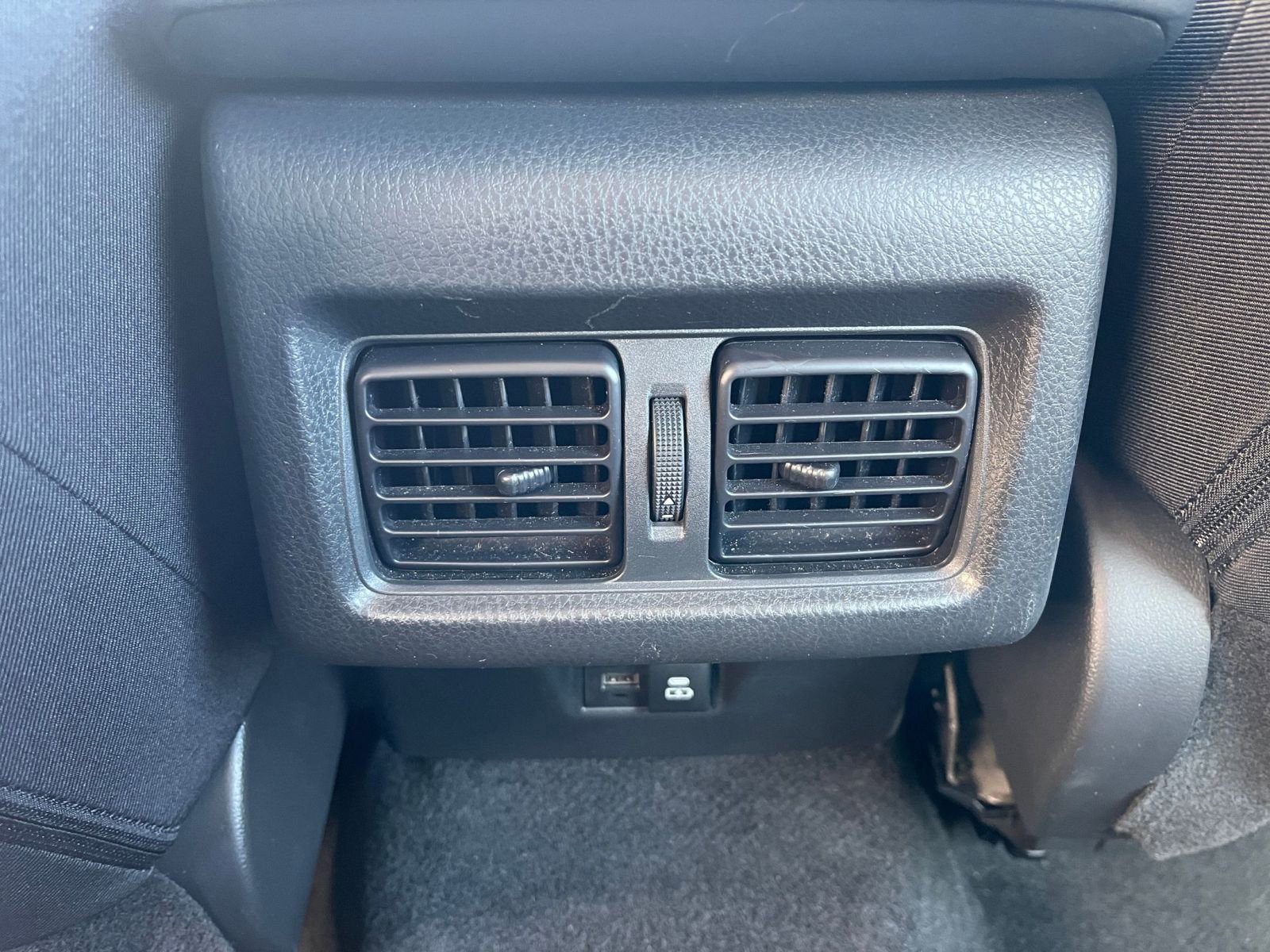 Thumbnail: 2025 Toyota Camry - 22