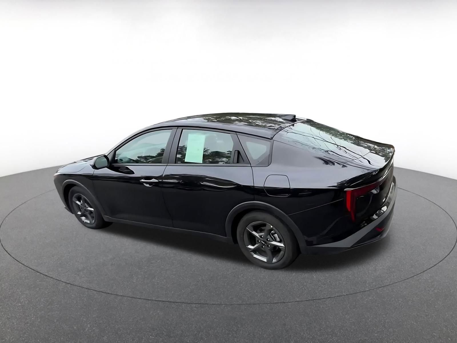 Thumbnail: 2025 Kia K4 - 10