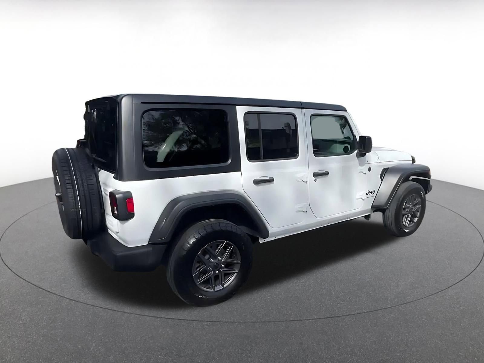 Thumbnail: 2025 Jeep Wrangler - 14