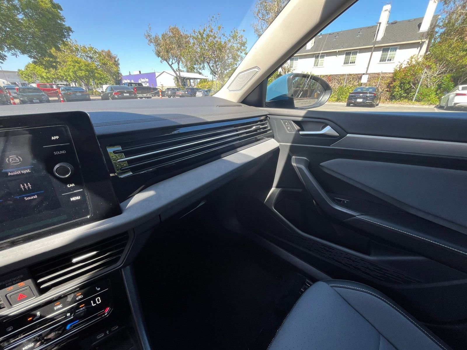 Thumbnail: 2025 Volkswagen Jetta - 34
