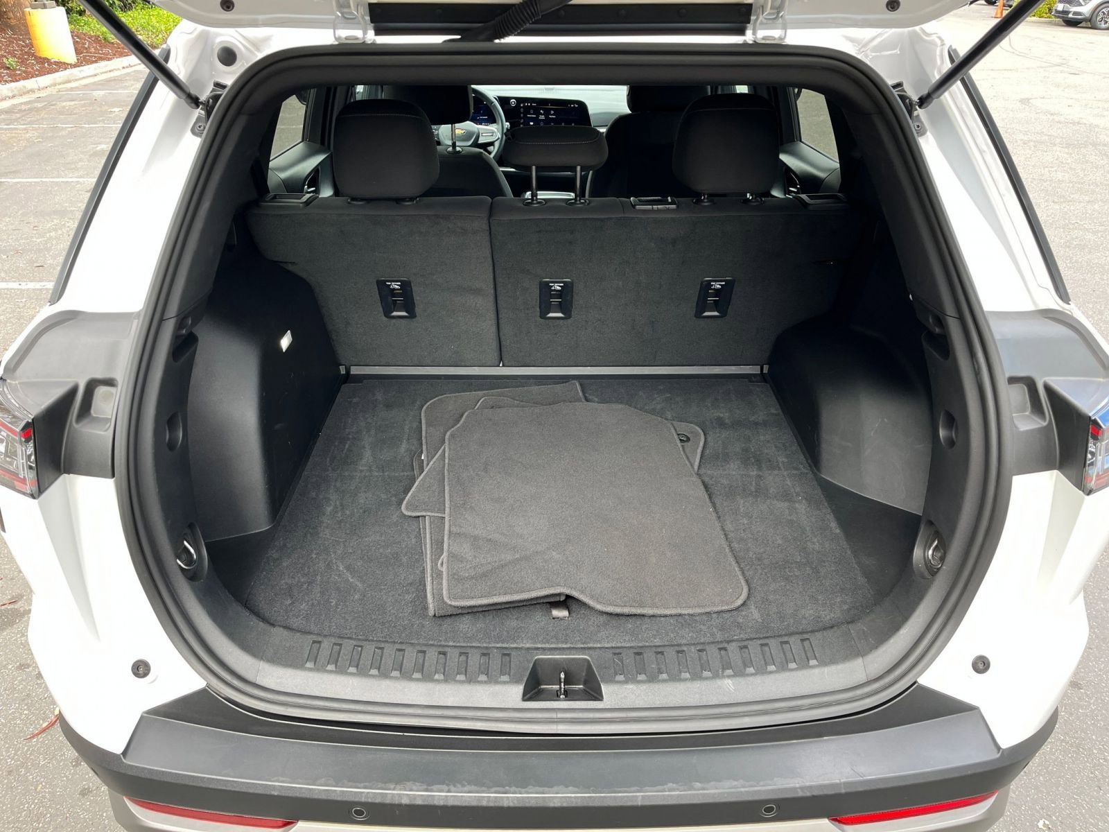 Thumbnail: 2025 Chevrolet Equinox - 30