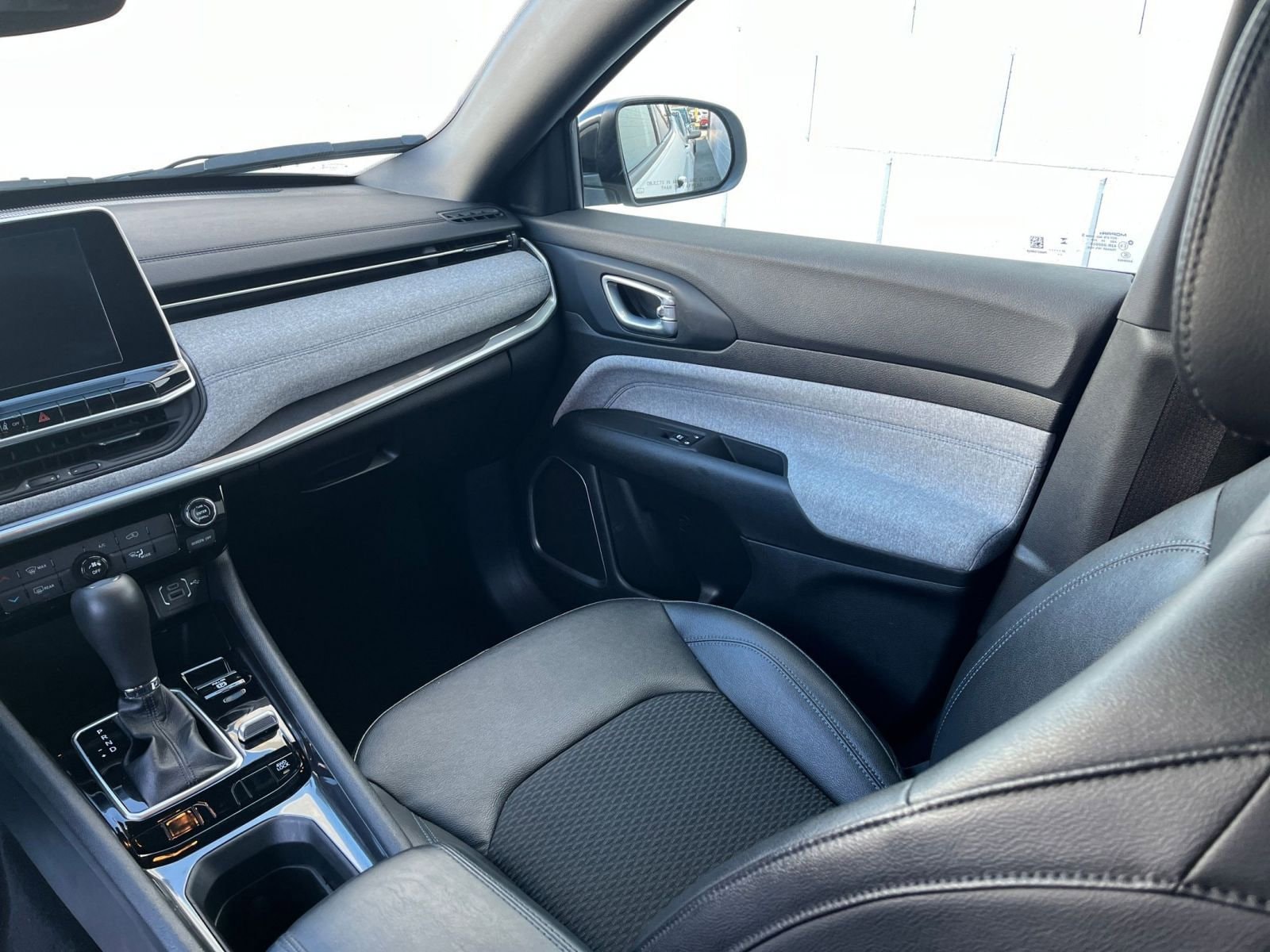 Thumbnail: 2025 Jeep Compass - 34