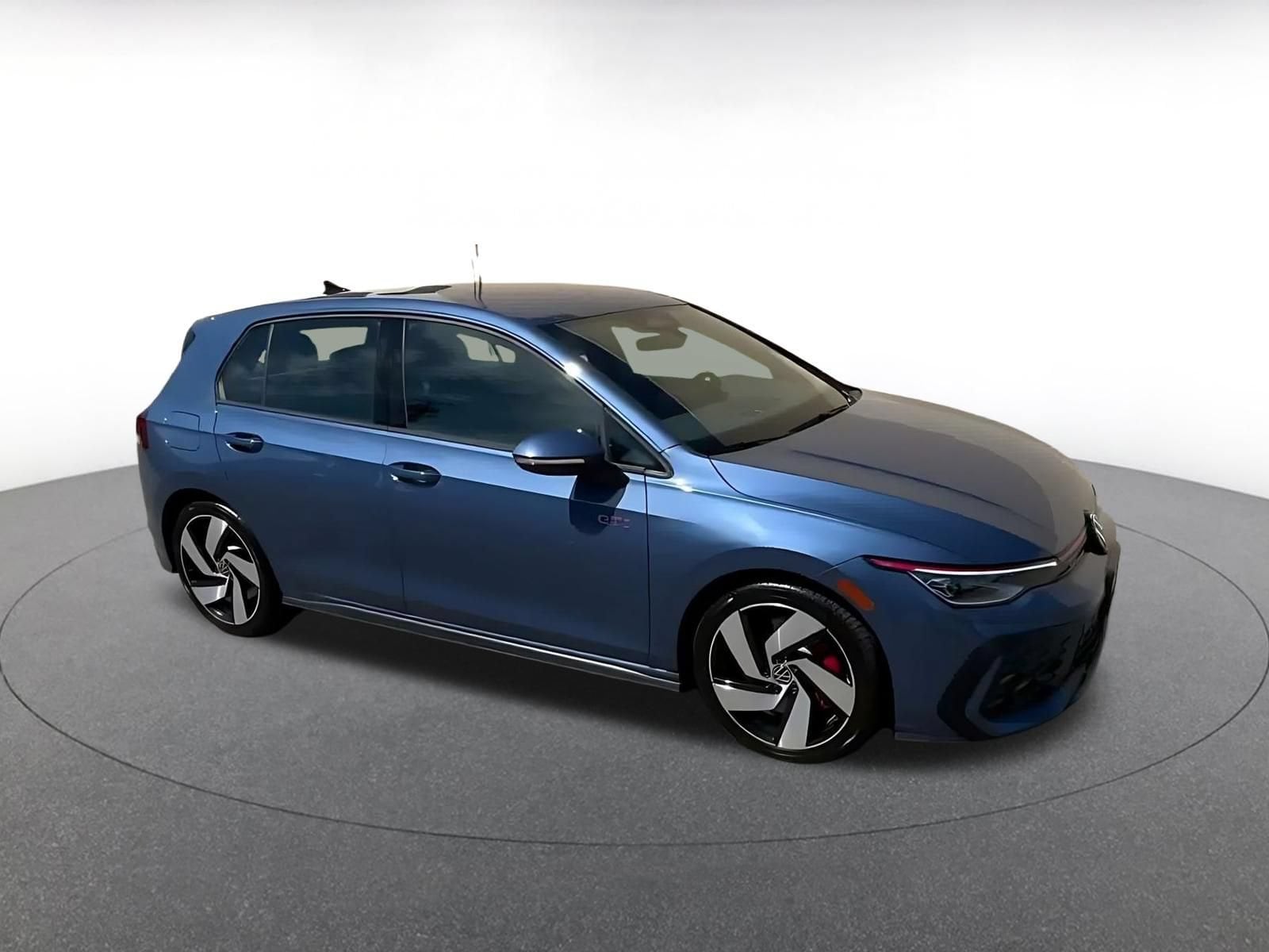 Thumbnail: 2026 Volkswagen Golf - 2