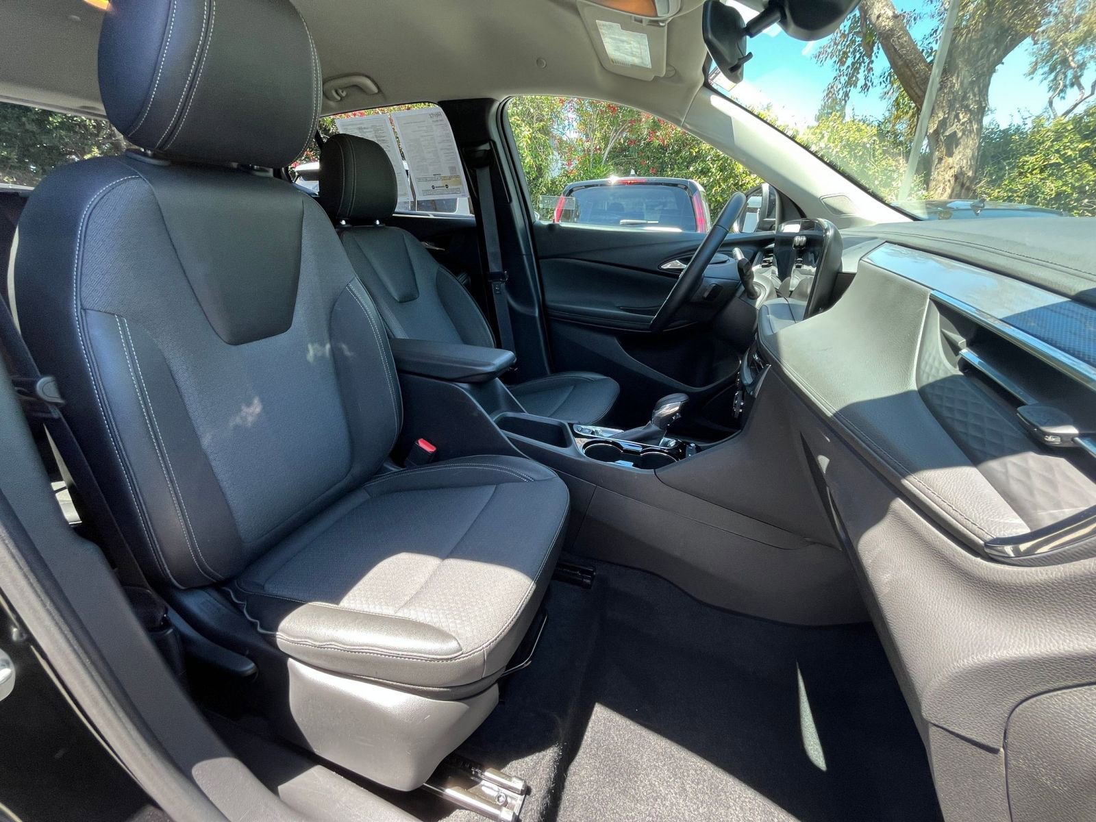 Thumbnail: 2025 Buick Encore GX - 35