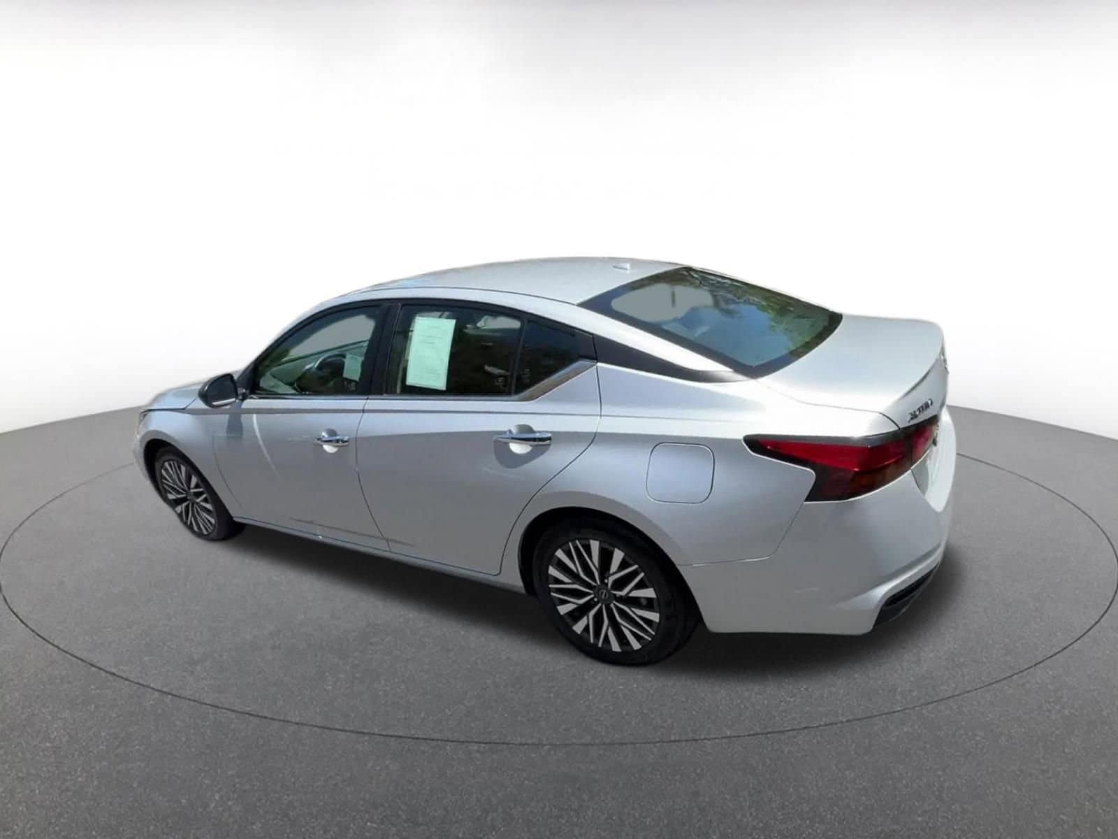 2024 Nissan Altima SV 8