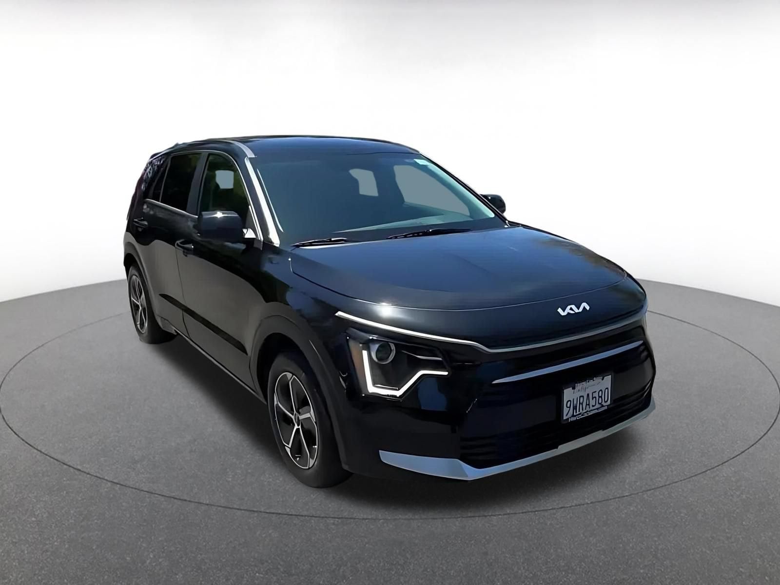 Thumbnail: 2026 Kia Niro - 3