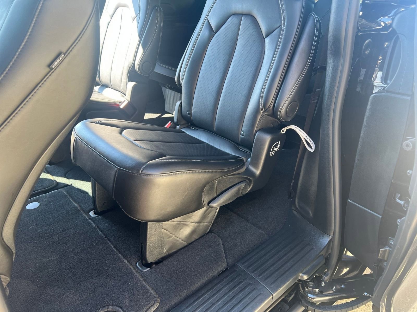 Thumbnail: 2025 Chrysler Pacifica - 28