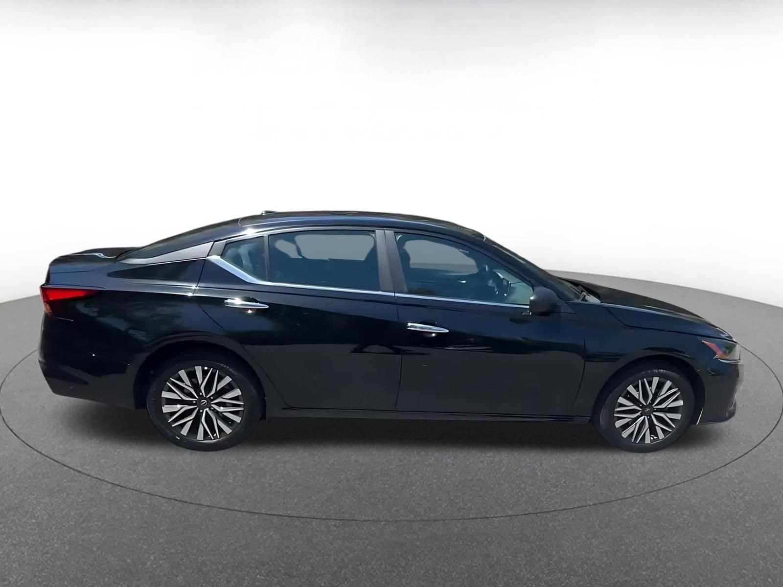 Thumbnail: 2025 Nissan Altima - 16