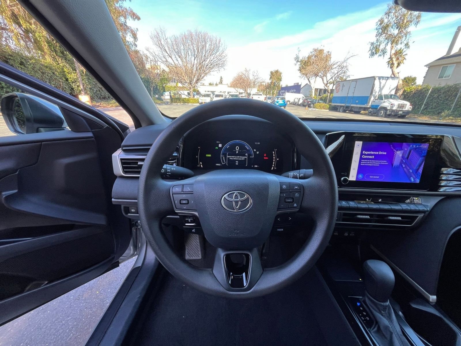 Thumbnail: 2025 Toyota Camry - 33