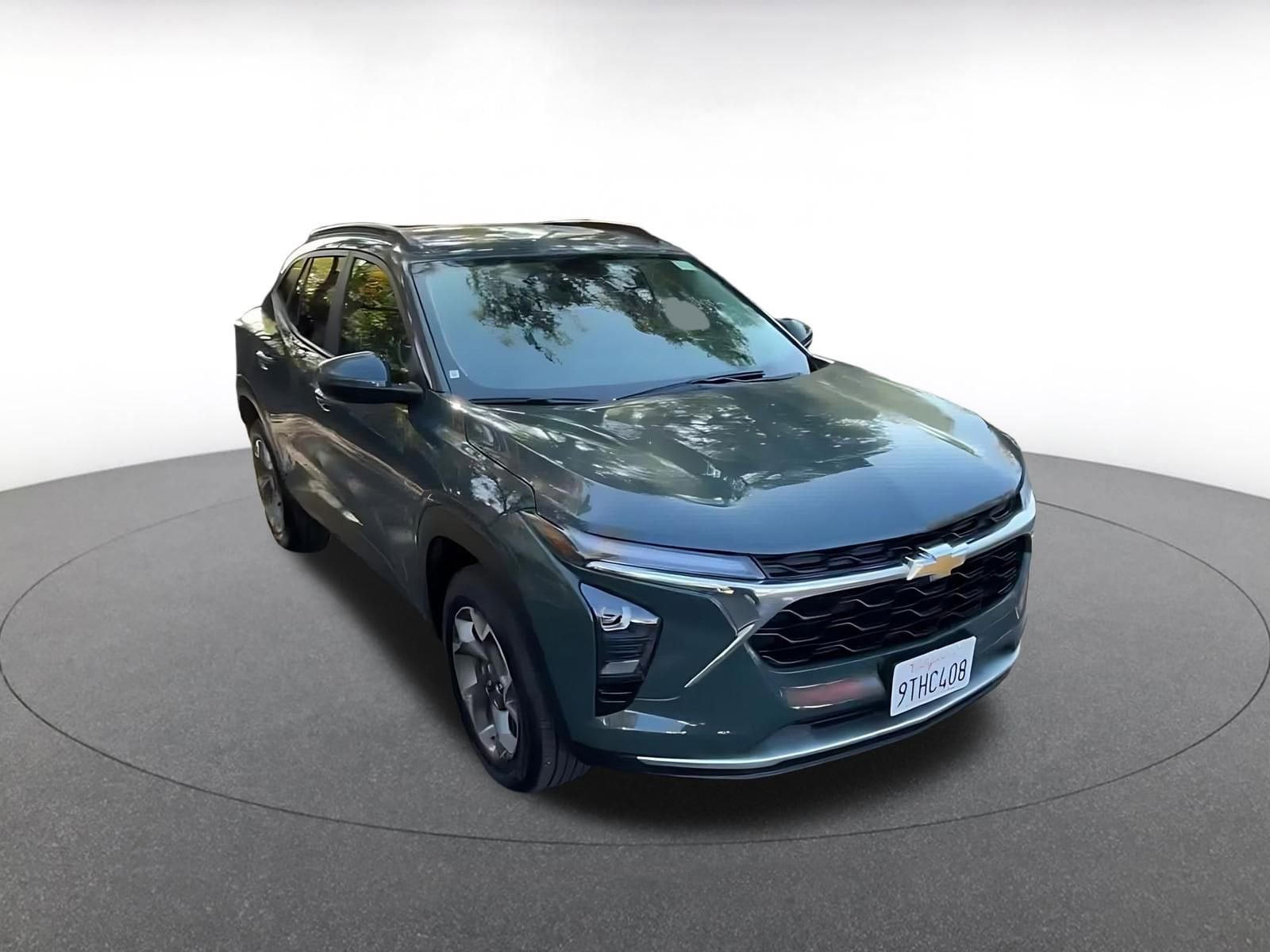 Thumbnail: 2025 Chevrolet Trax - 3