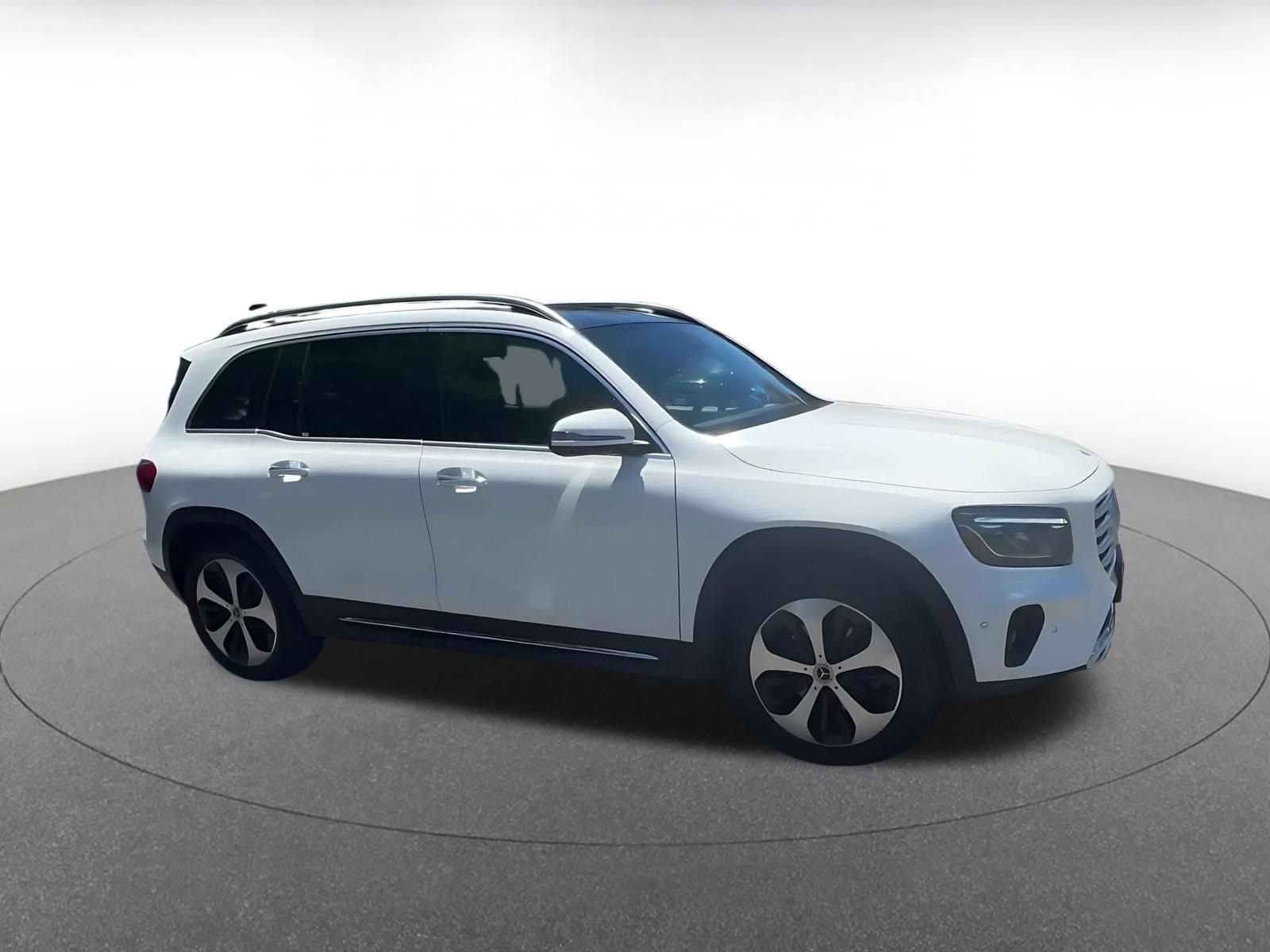 Thumbnail: 2025 Mercedes-Benz GLB - 2