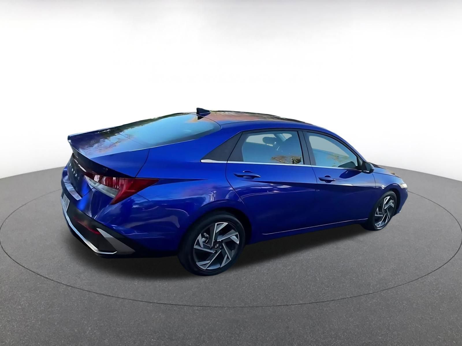 Thumbnail: 2025 Hyundai Elantra - 15