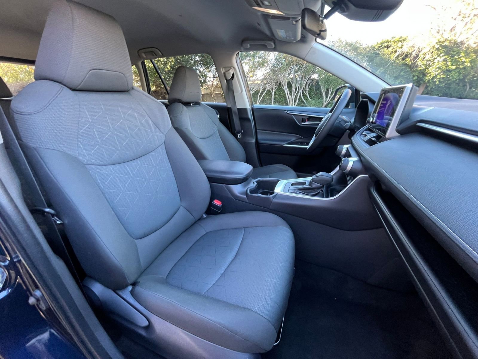 Thumbnail: 2025 Toyota RAV4 - 35