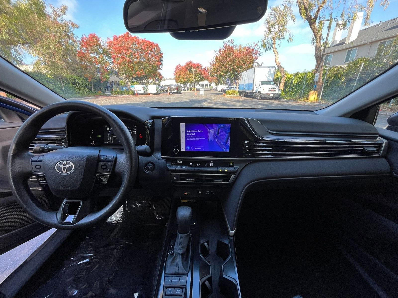 Thumbnail: 2025 Toyota Camry - 32