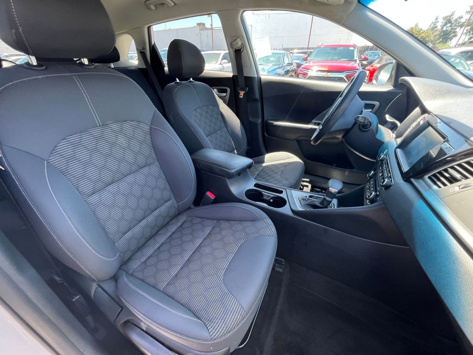 Thumbnail: 2019 Kia Niro - 29