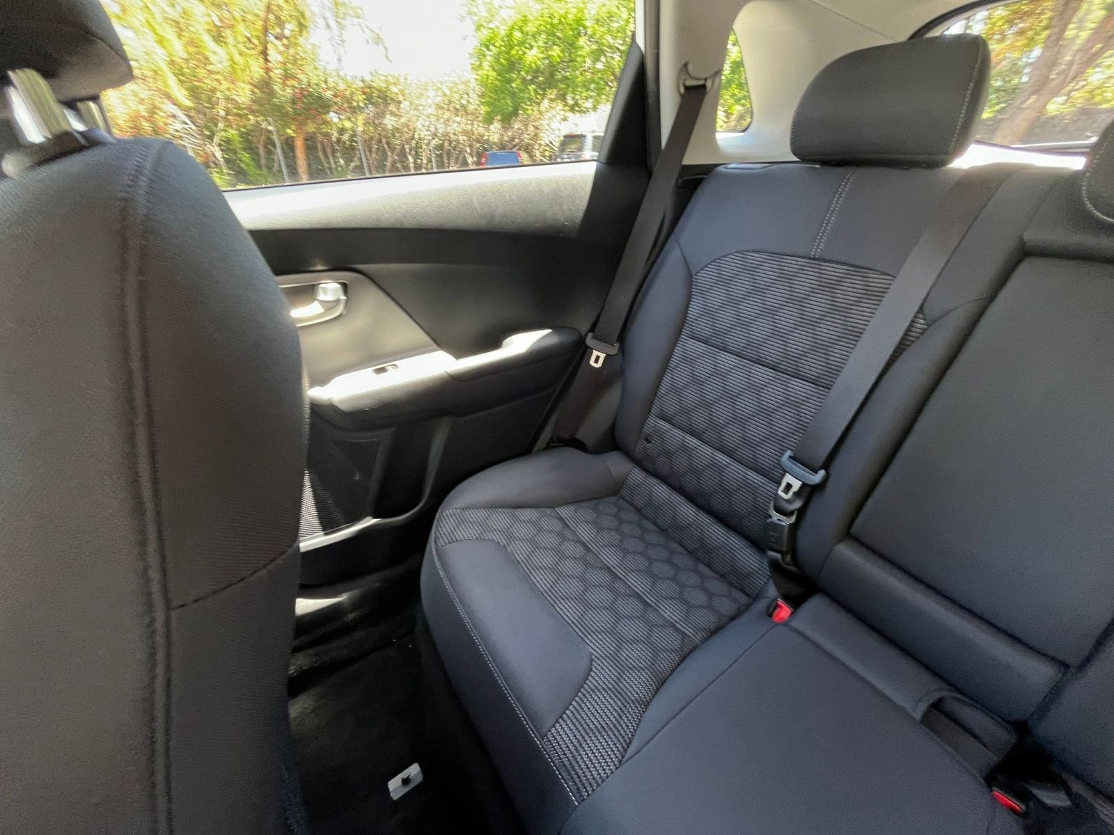 Thumbnail: 2019 Kia Niro - 32