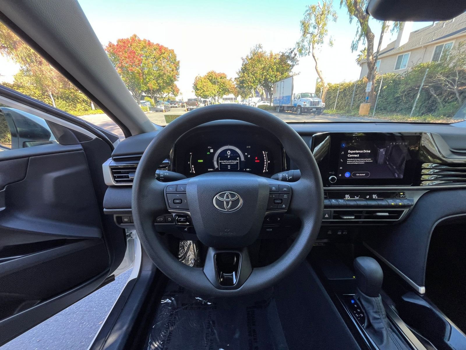 Thumbnail: 2025 Toyota Camry - 33