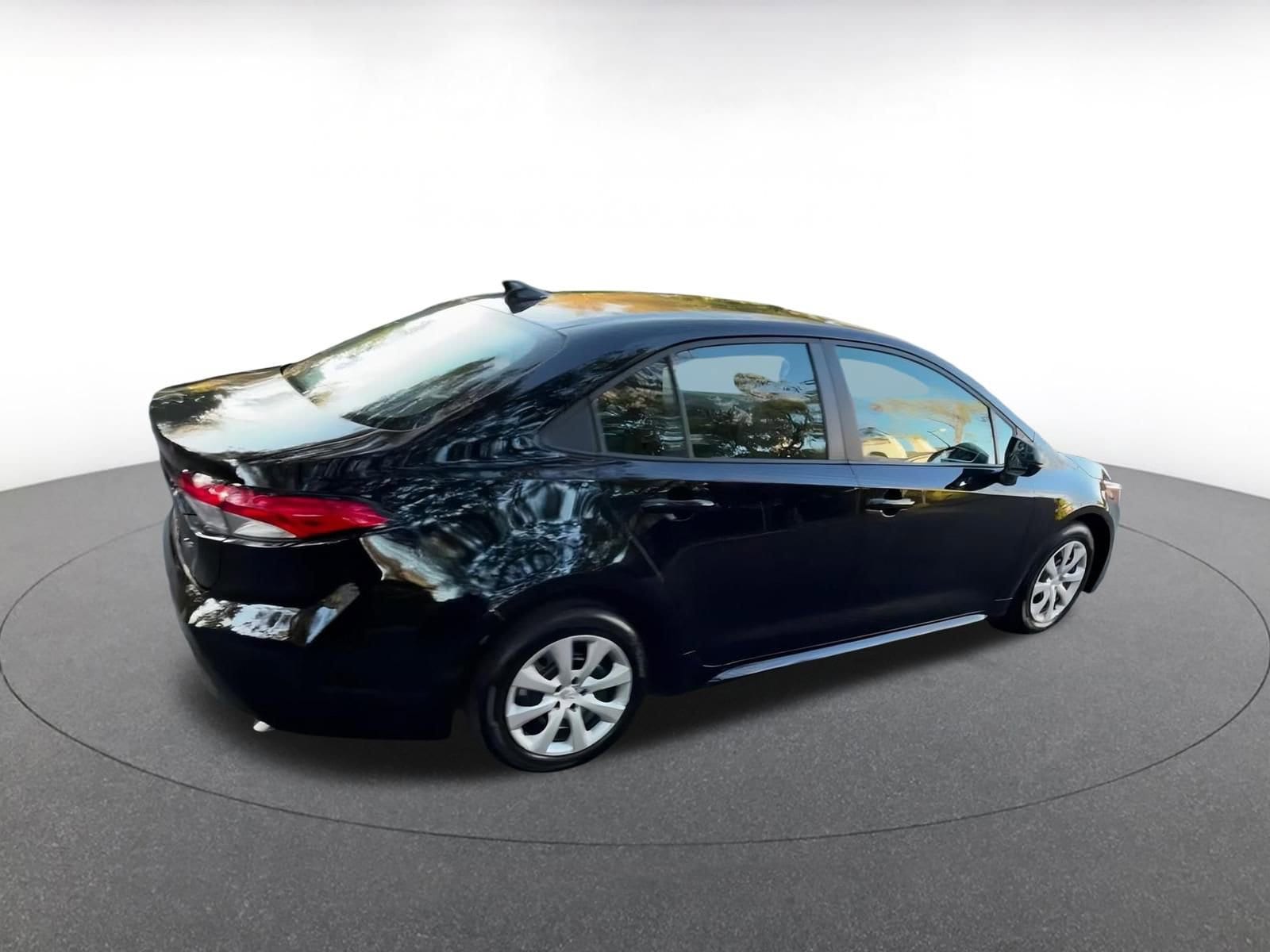 Thumbnail: 2025 Toyota Corolla - 15