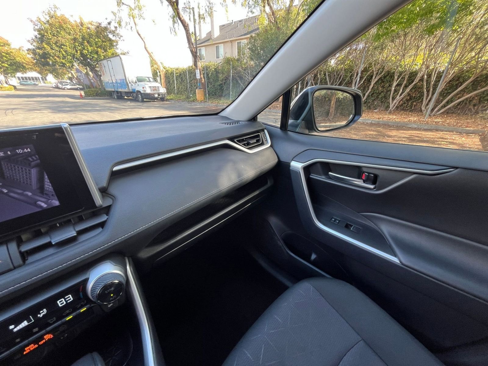 Thumbnail: 2025 Toyota RAV4 - 34