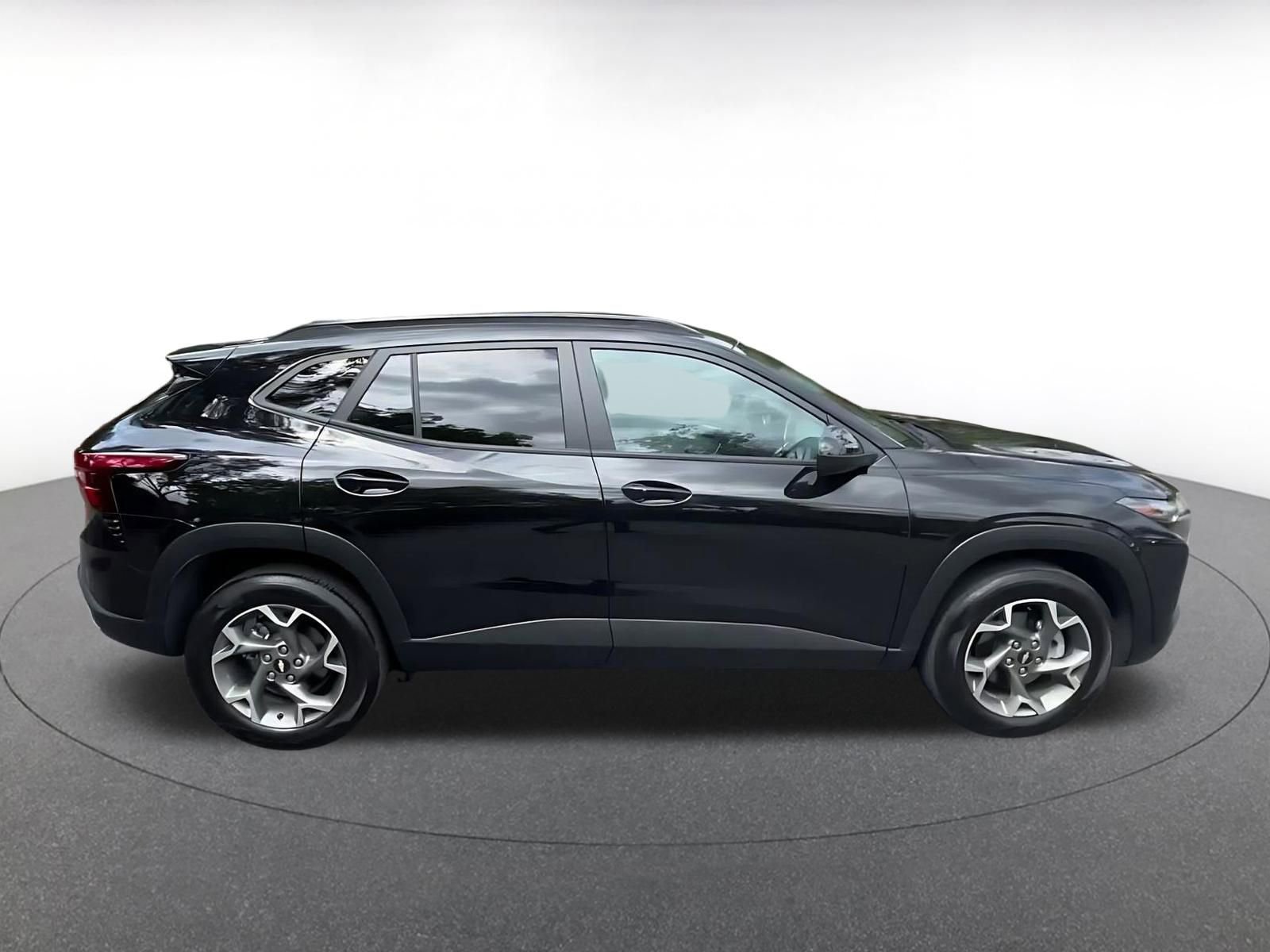 Thumbnail: 2025 Chevrolet Trax - 16